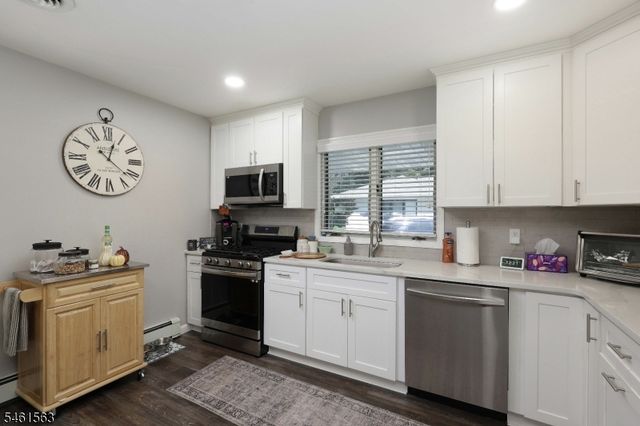650 Riverside Dr, Cranford Twp., NJ 07016