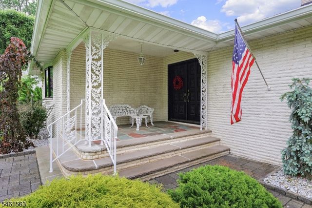 650 Riverside Dr, Cranford Twp., NJ 07016