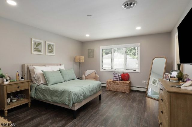 650 Riverside Dr, Cranford Twp., NJ 07016