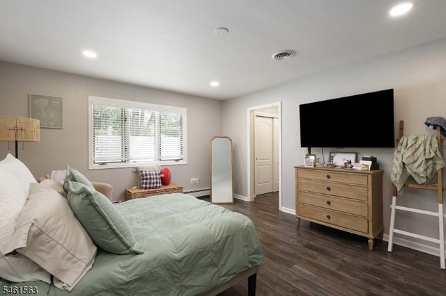 650 Riverside Dr, Cranford Twp., NJ 07016
