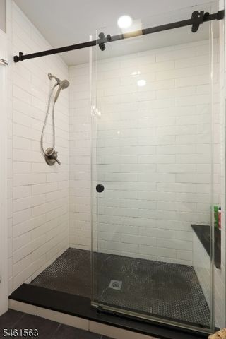 650 Riverside Dr, Cranford Twp., NJ 07016