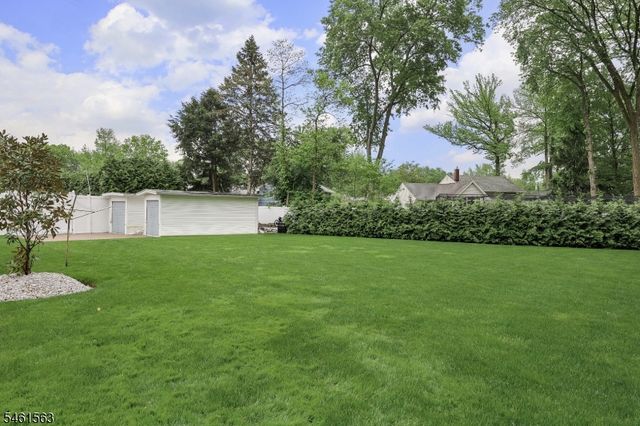 650 Riverside Dr, Cranford Twp., NJ 07016