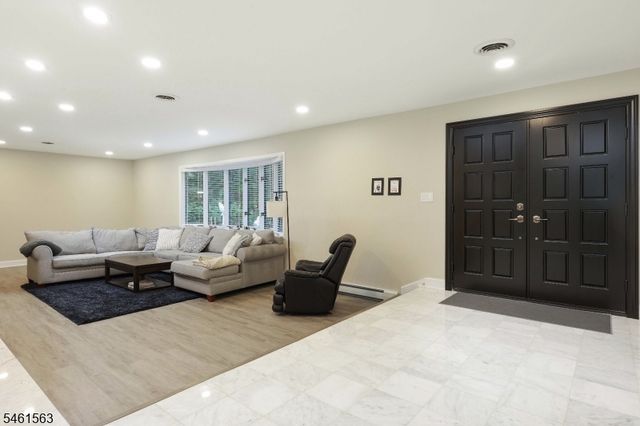 650 Riverside Dr, Cranford Twp., NJ 07016