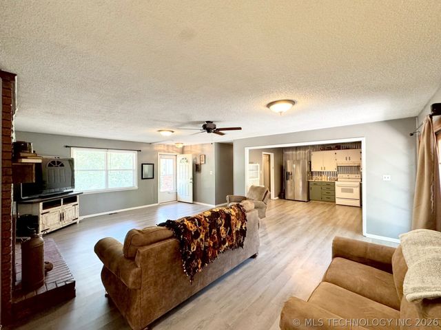 19338 W Dojaro Road, Park Hill, OK 74451