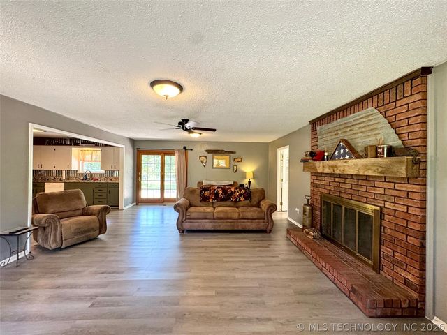 19338 W Dojaro Road, Park Hill, OK 74451
