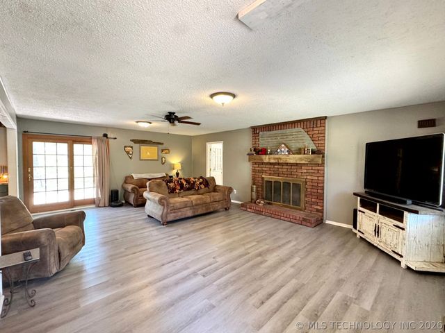 19338 W Dojaro Road, Park Hill, OK 74451