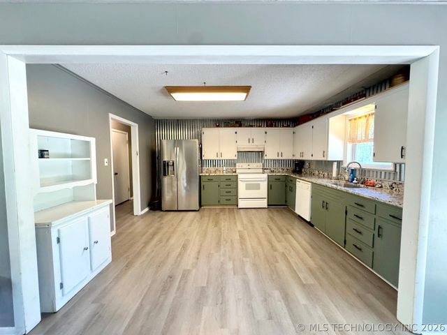 19338 W Dojaro Road, Park Hill, OK 74451