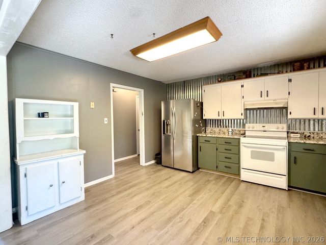 19338 W Dojaro Road, Park Hill, OK 74451