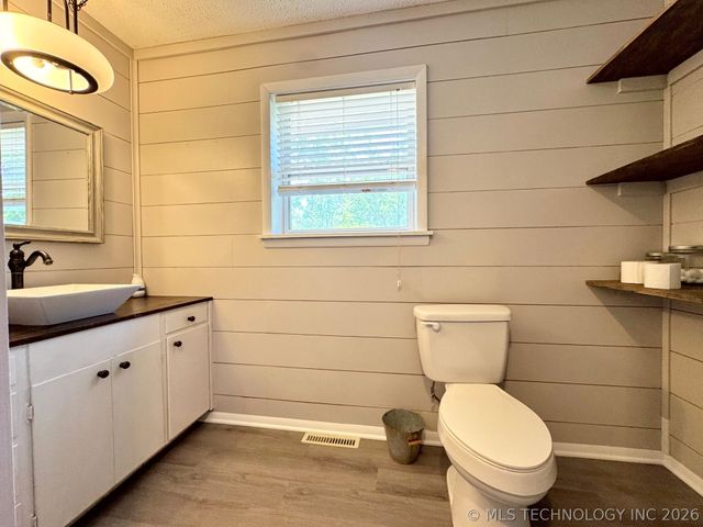 19338 W Dojaro Road, Park Hill, OK 74451