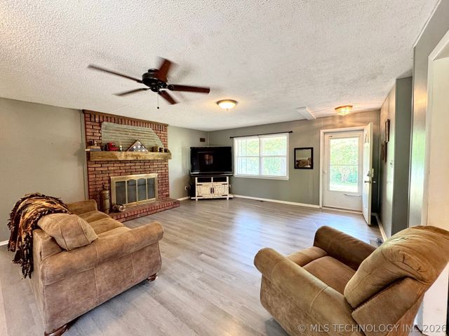 19338 W Dojaro Road, Park Hill, OK 74451