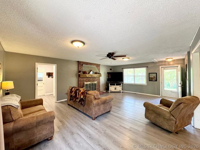 19338 W Dojaro Road, Park Hill, OK 74451