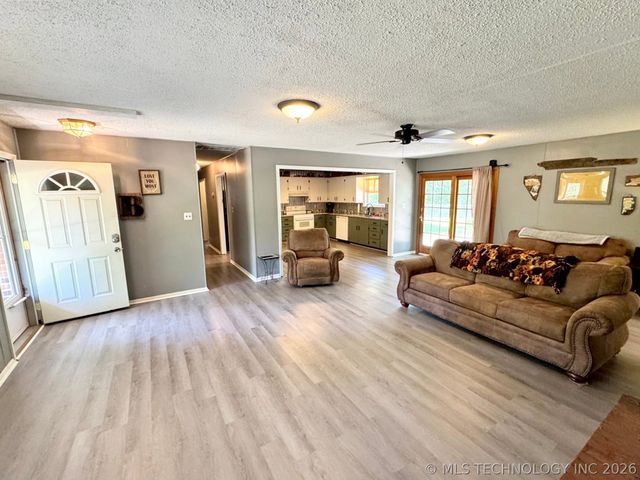 19338 W Dojaro Road, Park Hill, OK 74451