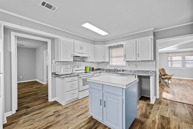 1319 E Republican Road, Jacksonville, AR 72076