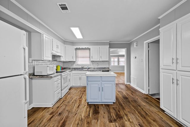 1319 E Republican Road, Jacksonville, AR 72076