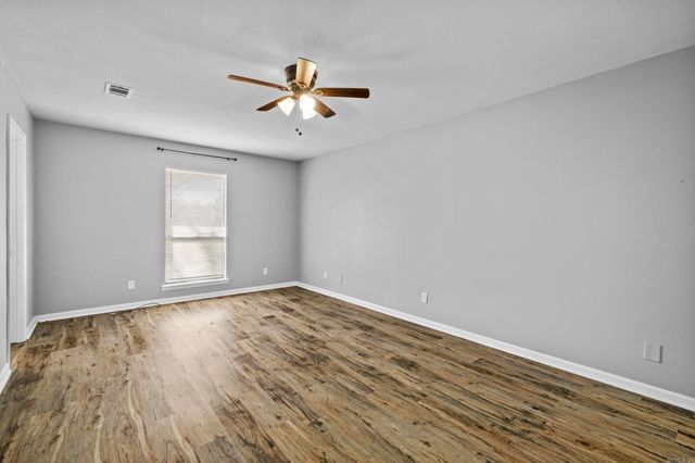 1319 E Republican Road, Jacksonville, AR 72076