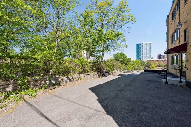 1800 Lasalle Avenue 101, Minneapolis, MN 55403