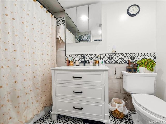 42 Autumn Avenue, Brooklyn, NY 11208