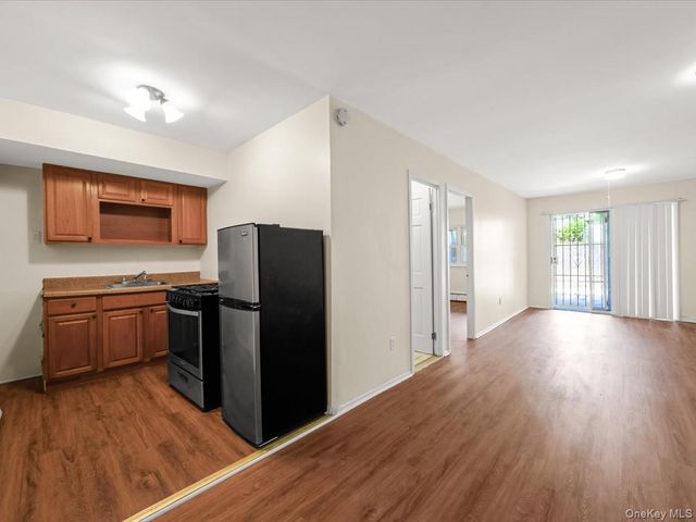 42 Autumn Avenue, Brooklyn, NY 11208