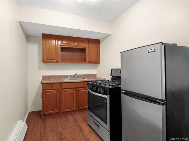 42 Autumn Avenue, Brooklyn, NY 11208