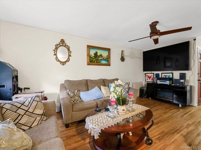 42 Autumn Avenue, Brooklyn, NY 11208