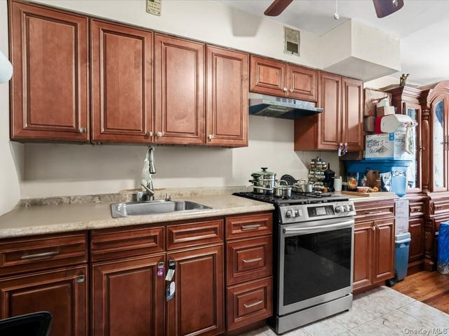 42 Autumn Avenue, Brooklyn, NY 11208