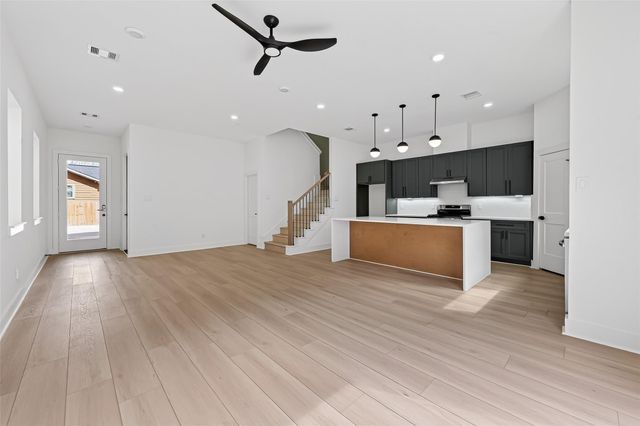 951 Highland Light Lane, Houston, TX 77091