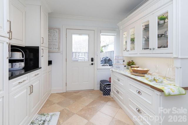 515 Crowfields Lane, Asheville, NC 28803