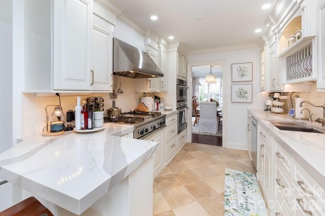 515 Crowfields Lane, Asheville, NC 28803