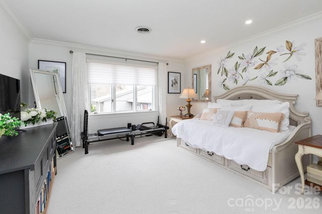 515 Crowfields Lane, Asheville, NC 28803