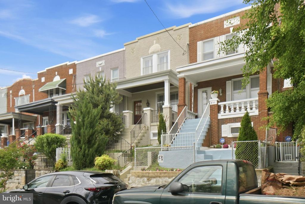 813 DELAFIELD PL NW, Washington, DC 20011