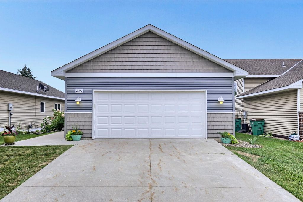 645 Tiffany Lane, Waconia, MN 55387 — photo 2