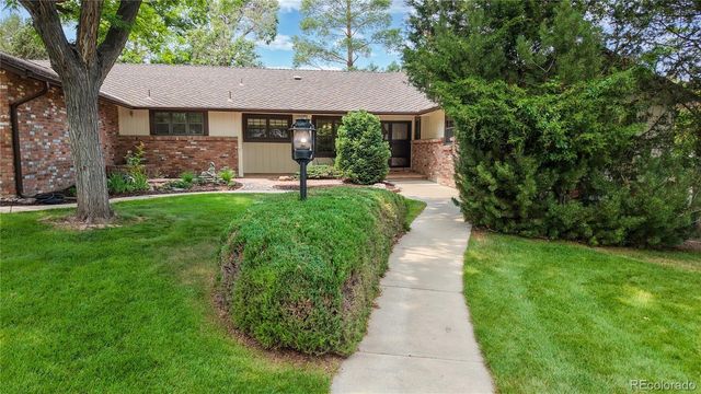 11 Robincrest Lane, Littleton, CO 80123