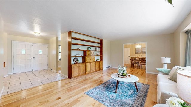11 Robincrest Lane, Littleton, CO 80123
