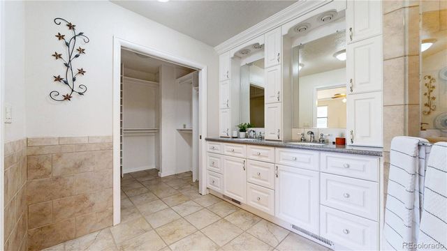 11 Robincrest Lane, Littleton, CO 80123