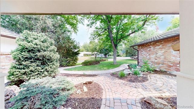 11 Robincrest Lane, Littleton, CO 80123