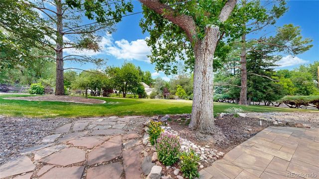 11 Robincrest Lane, Littleton, CO 80123