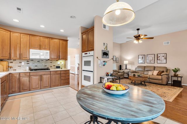 7 Murano Road, Manchester, NJ 08759