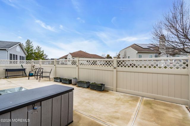 7 Murano Road, Manchester, NJ 08759