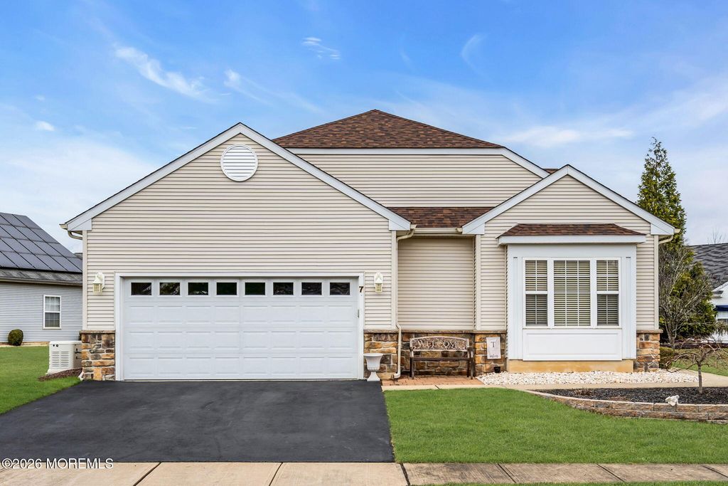 7 Murano Road, Manchester, NJ 08759