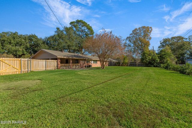 101 Alonda Drive, Lafayette, LA 70503