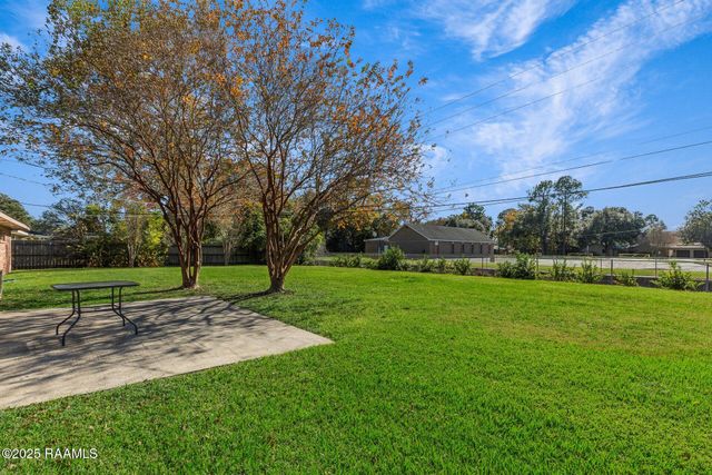 101 Alonda Drive, Lafayette, LA 70503