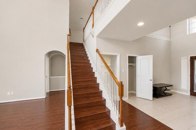 10102 Hidden Falls Drive, Pearland, TX 77584