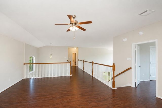 10102 Hidden Falls Drive, Pearland, TX 77584