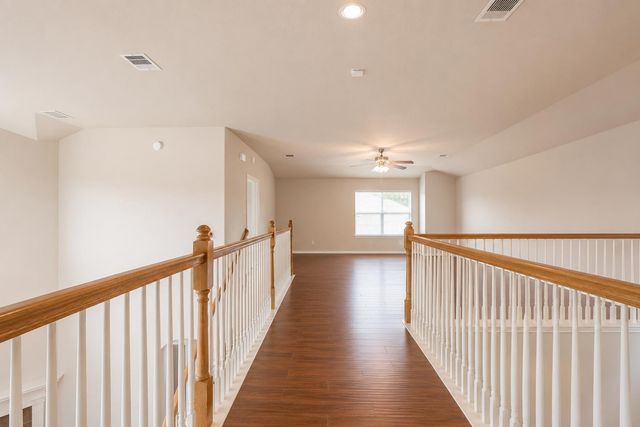 10102 Hidden Falls Drive, Pearland, TX 77584