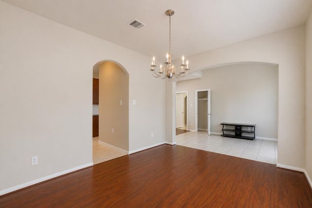 10102 Hidden Falls Drive, Pearland, TX 77584