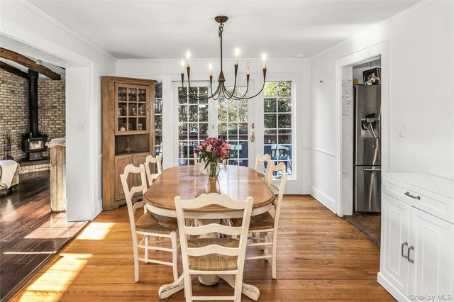 14 Hawthorne Street, Lynbrook, NY 11563