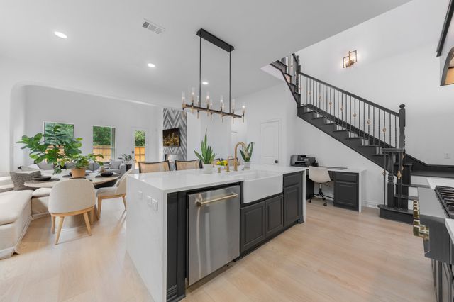 8605 Lindenwood Lane, Irving, TX 75063