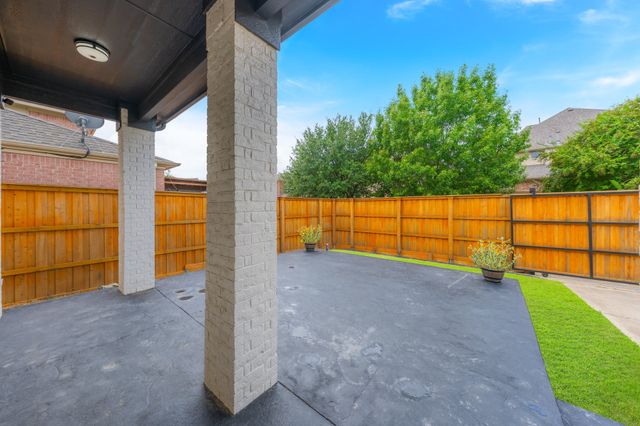 8605 Lindenwood Lane, Irving, TX 75063