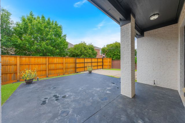 8605 Lindenwood Lane, Irving, TX 75063