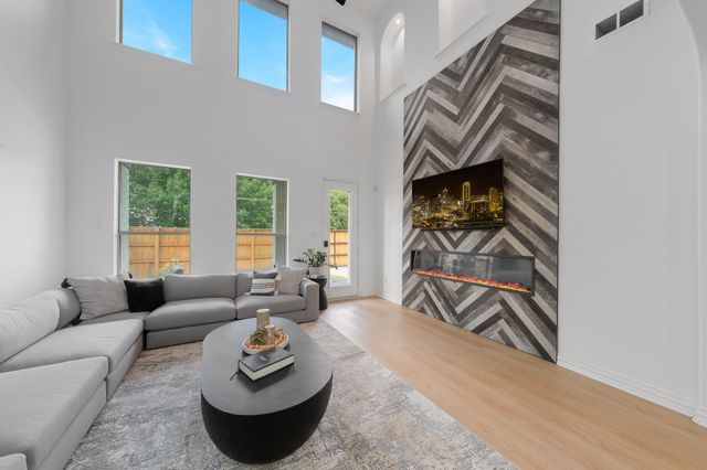 8605 Lindenwood Lane, Irving, TX 75063